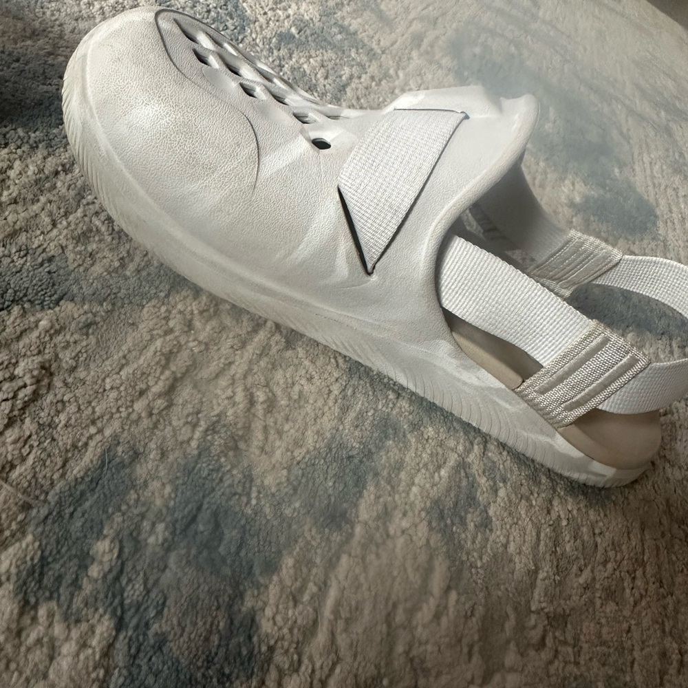 Chaco Chillos Clog Water Camp Sandal in Moonbeam - Picture 9 of 11
